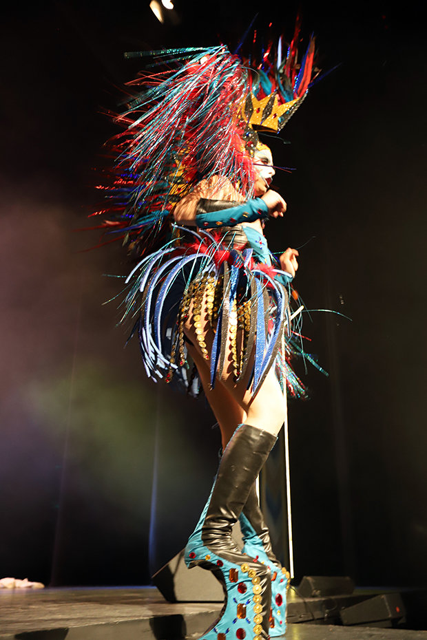 Nos colamos en exclusiva en el backstage de la Gala Drag del Carnaval de Águilas