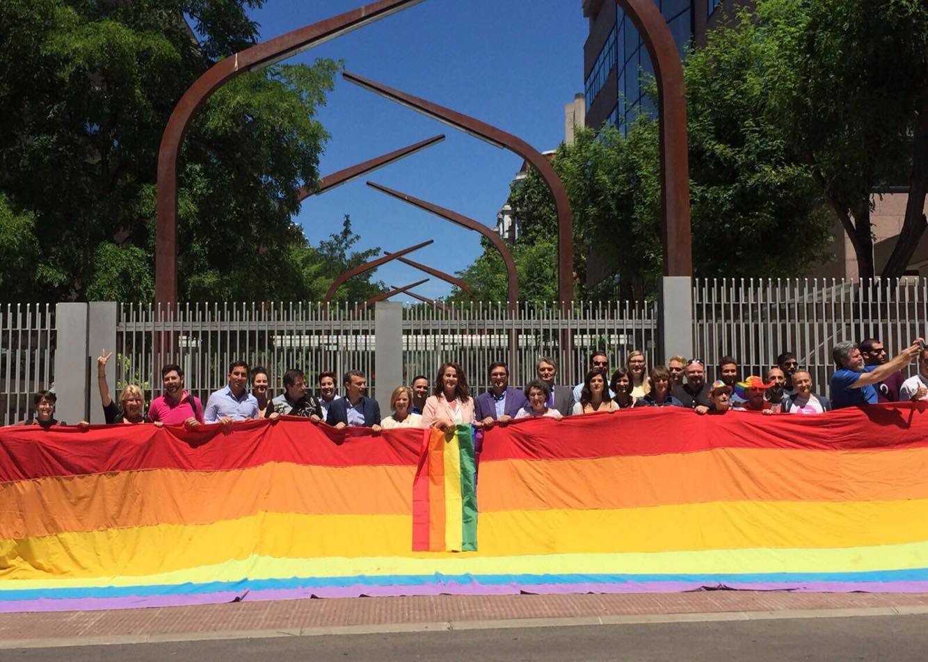 Chica trans denuncia problemas para renovar su DNI en Madrid