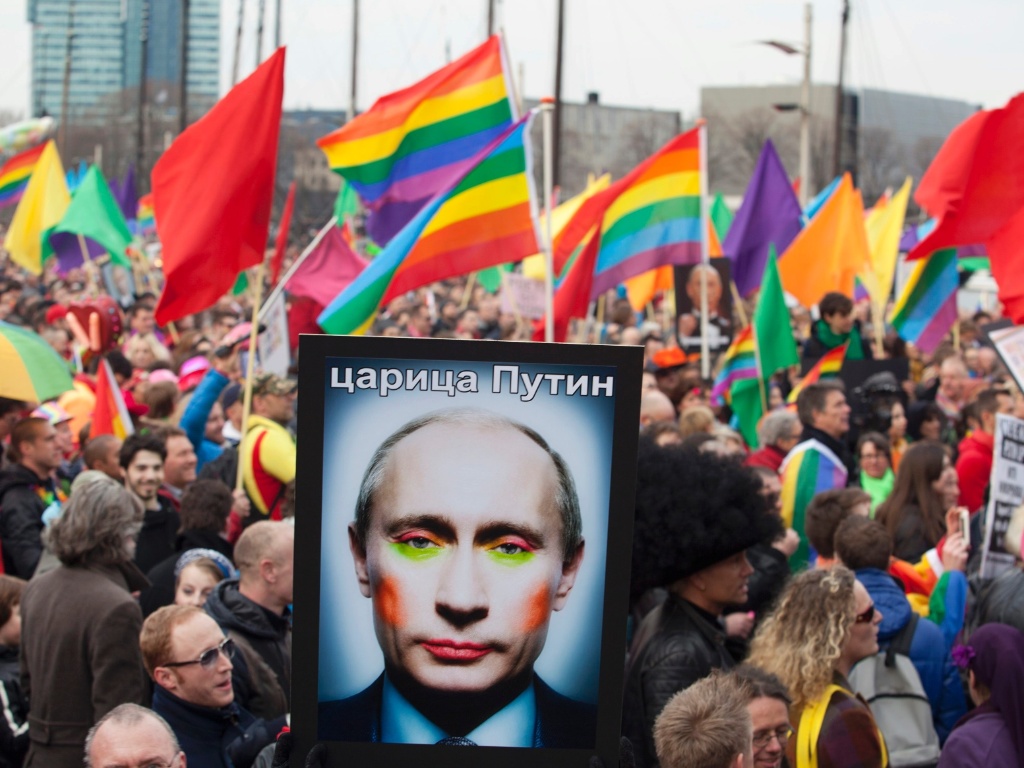 Diputados rusos proponen multar a los homosexuales