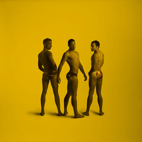 Nadadores de Madrid, desnudos contra la homofobia