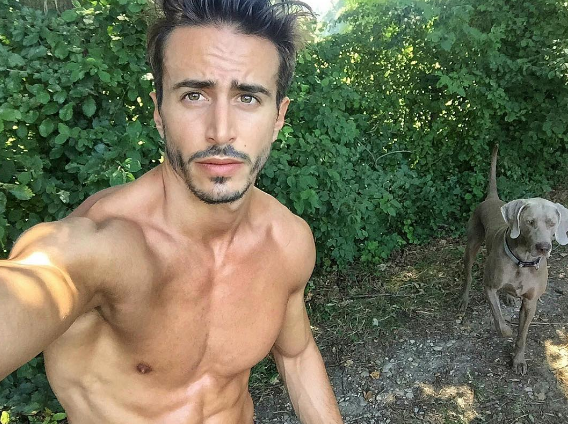 Marco Ferri: “Me masturbo dos o tres veces al día”