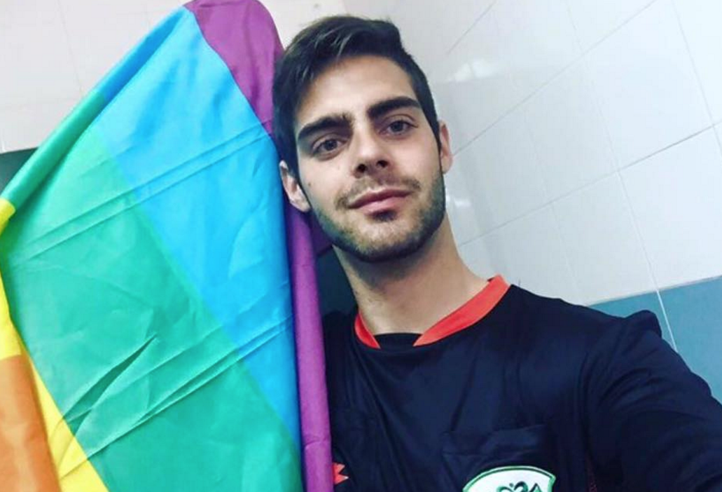 El Barça muestra su apoyo al árbitro gay Jesús Tomillero