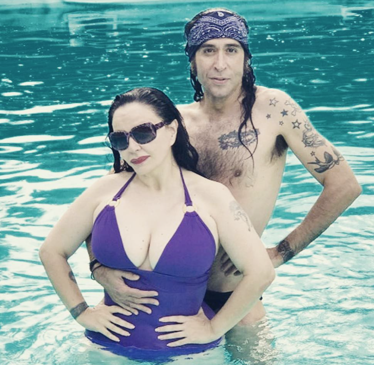 Alaska y Mario Vaquerizo empiezan su verano piscinero