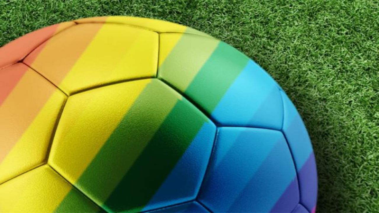 Llega el necesario documental que destapa la homofobia en el fútbol