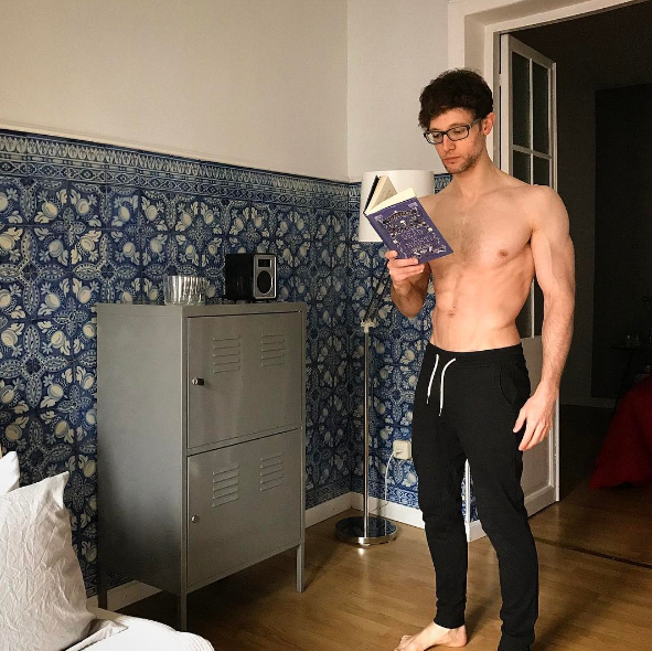 César Toral: a Escaleto de ‘Sálvame’ le gusta desnudarse