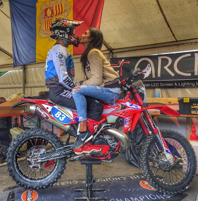 Xavi España, un chulazo motociclista enamora a la ganadora de ‘GH 16’