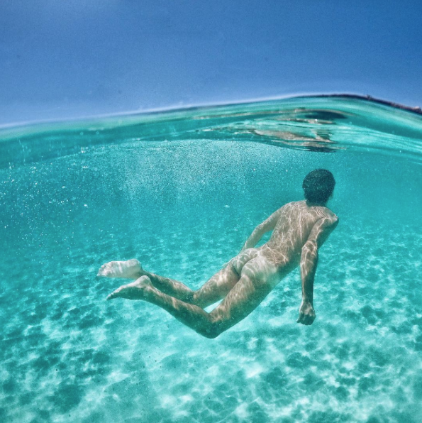 Sergi Pedrero despide el verano con un nuevo desnudo en Instagram