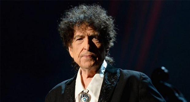 Bob Dylan vuelve a homenajear a la comunidad gay con una canción