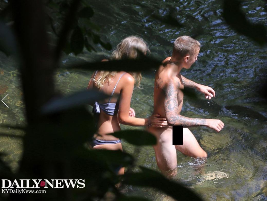 Justin Bieber pillado desnudo en la isla de Hawái