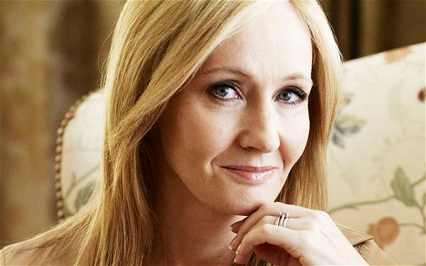 J. K. Rowling se vuelve a sacudir la homofobia