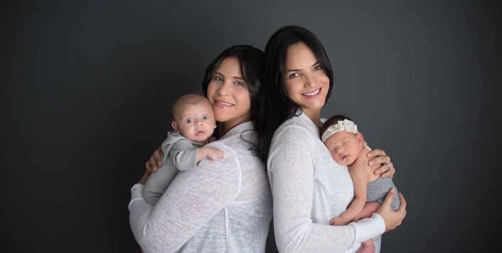 Modern Family: esta pareja de lesbianas es madre gracias a amigos gays