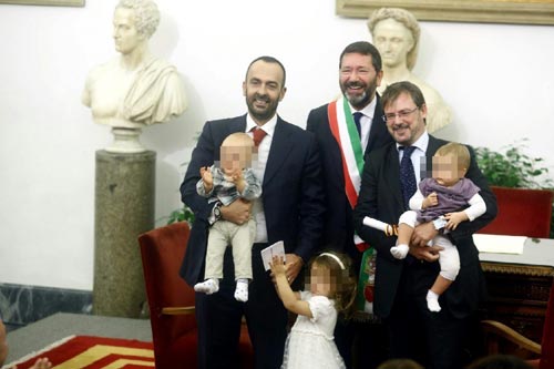Roma registra el matrimonio de 16 parejas gays