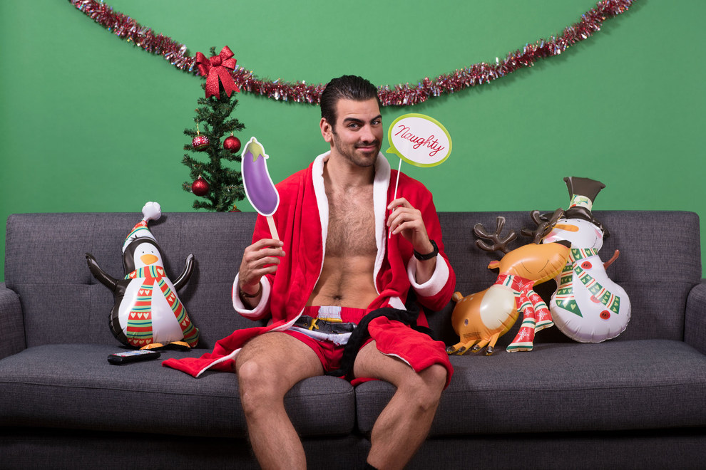 12 regalos de Navidad para desnudar a Nyle DiMarco