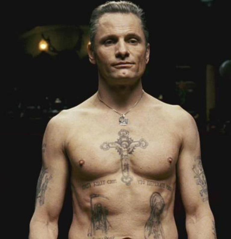 Viggo Mortensen aparece completamente desnudo en su última película