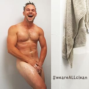 Selfis desnudos por una buena causa: WeAreAllClean