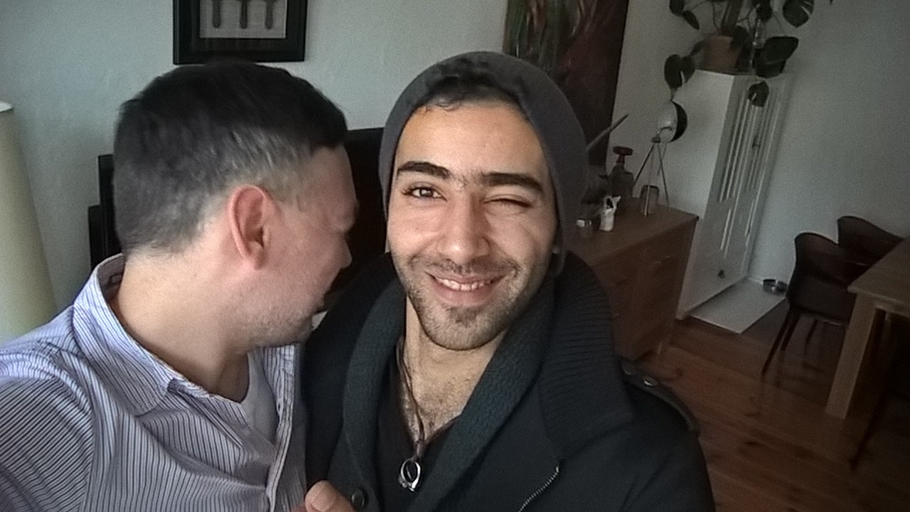 'Decepción' de una pareja gay con los refugiados