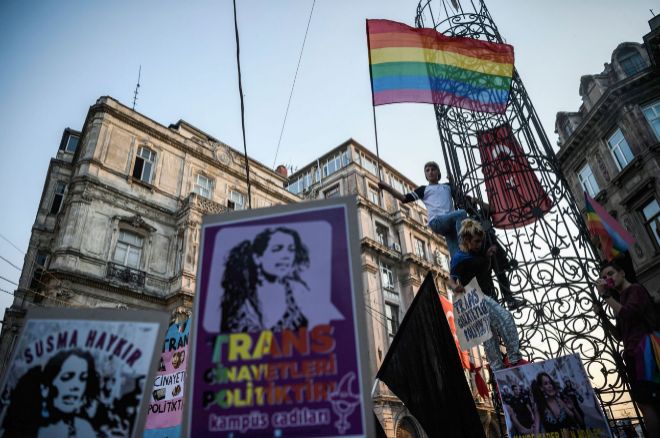 Estambul protesta por la activista transexual asesinada Hade Kader
