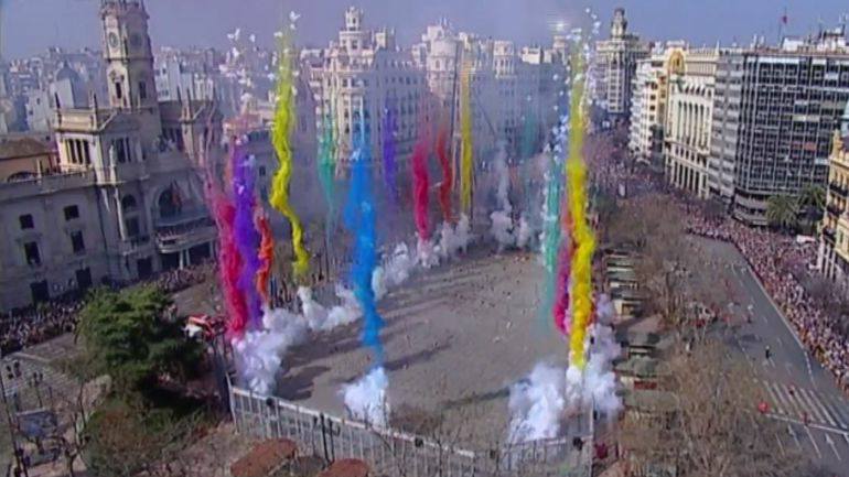 Valencia homenajea al colectivo LGTB en las Fallas