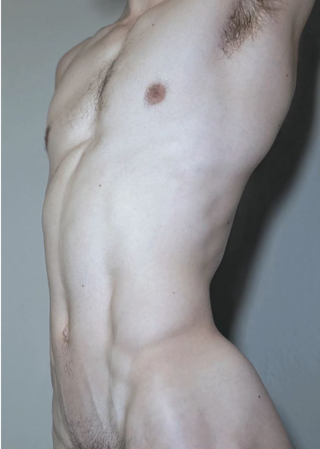 Un artista berlinés fotografía el cuerpo masculino como objeto sexual