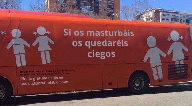 Los memes más virales del autobús transfóbico