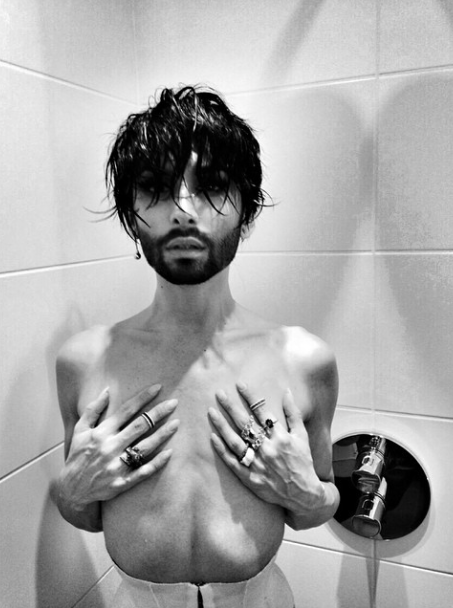 La foto de Conchita Wurst en la ducha es imparable