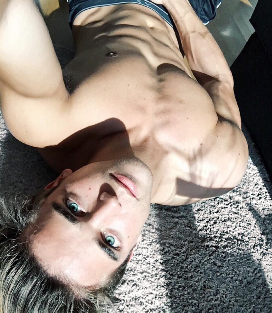 River Viiperi se desnuda en Instagram