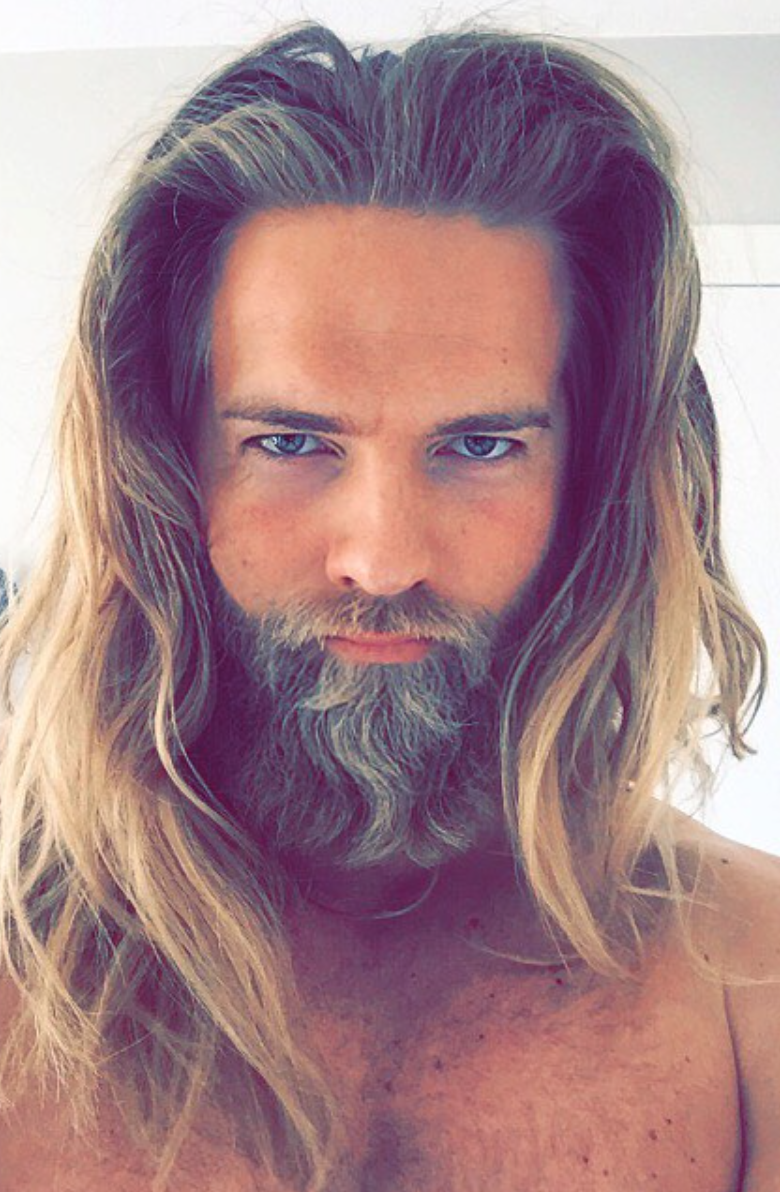 “El vikingo” sexy que arrasa en las redes sociales