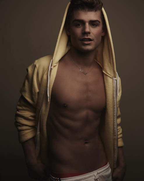 Garrett Clayton: de Disney al porno gay en ‘King Cobra’