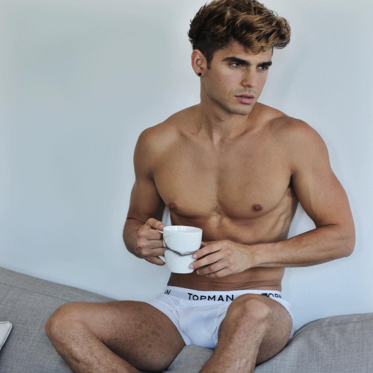 Troy Pes, el modelo venezolano calienta Instagram