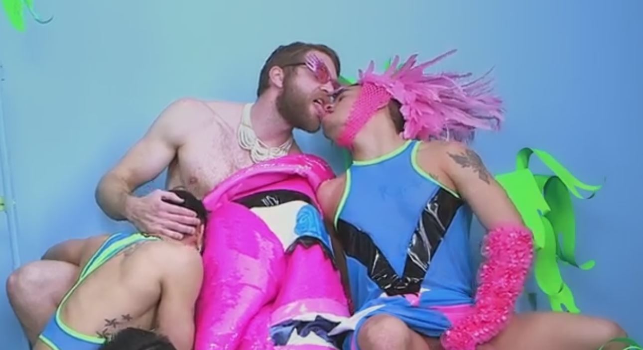 Orgía gay en una campaña de moda