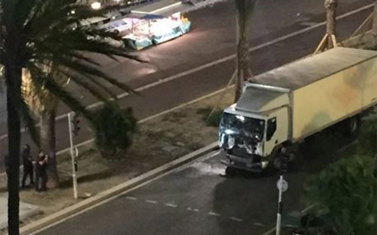 El atentado de Niza deja al menos 84 muertos