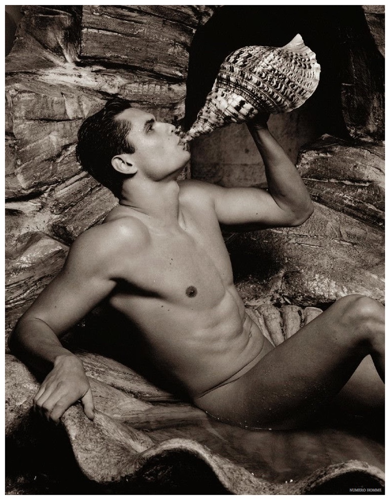 Karl Lagerfeld desnuda a Florent Manaudou