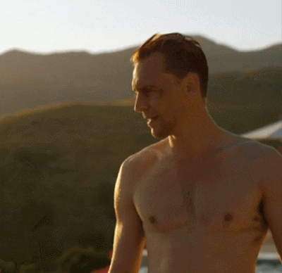 Tres nuevas excusas para desnudar a Tom Hiddleston