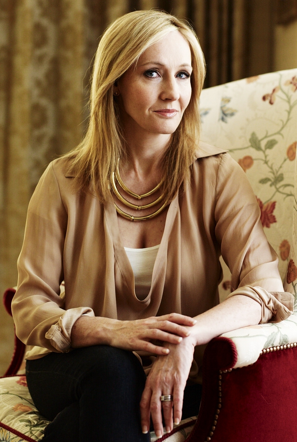J.K. Rowling planta cara a un religioso anti gay