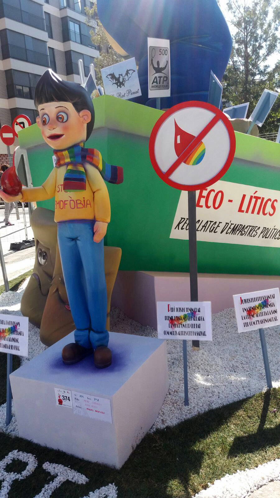 La falla valenciana que defiende los derechos gays