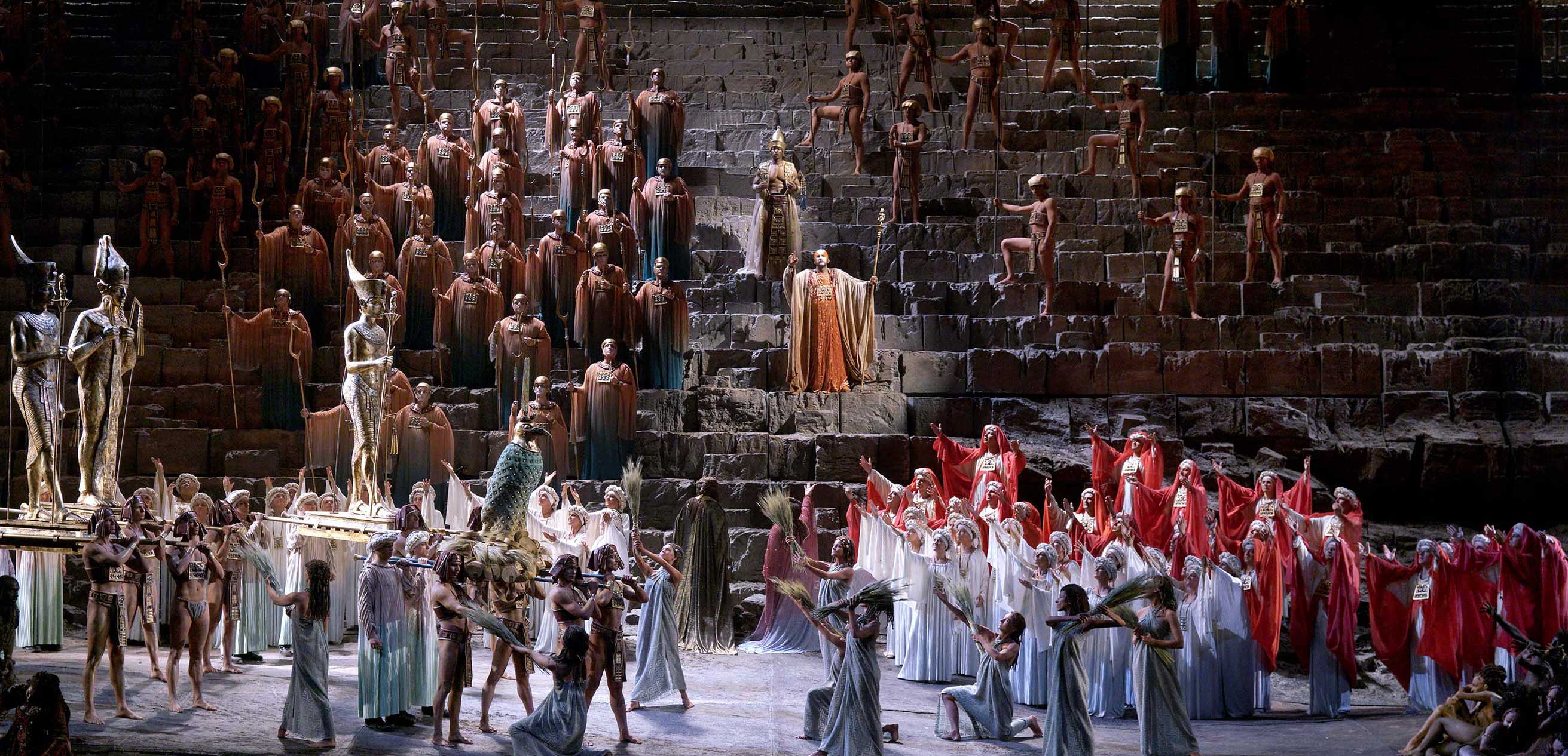 ‘Aida’ vuelve a Egipto (y las pirámides regresan al Teatro Real)