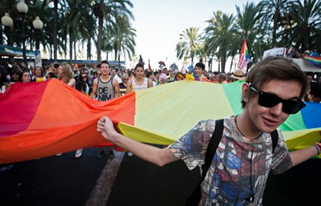 Orgullo Alicante 2014: cada vez son más