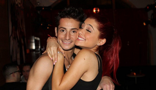 Ariana Grande, dispuesta a todo por su hermano gay