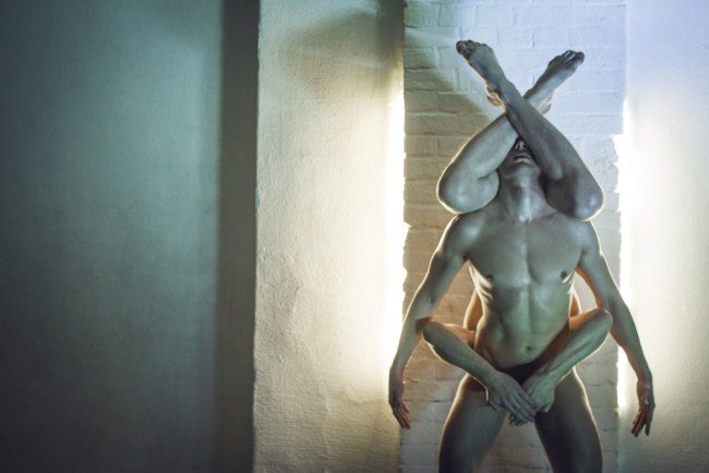 Bailarines rusos posan desnudos para Alex Yocum