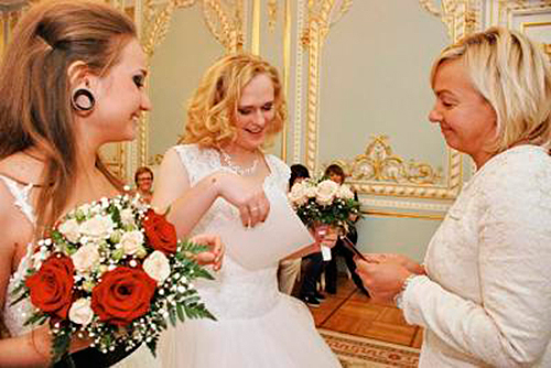 Un vacío legal provoca una boda gay en Rusia