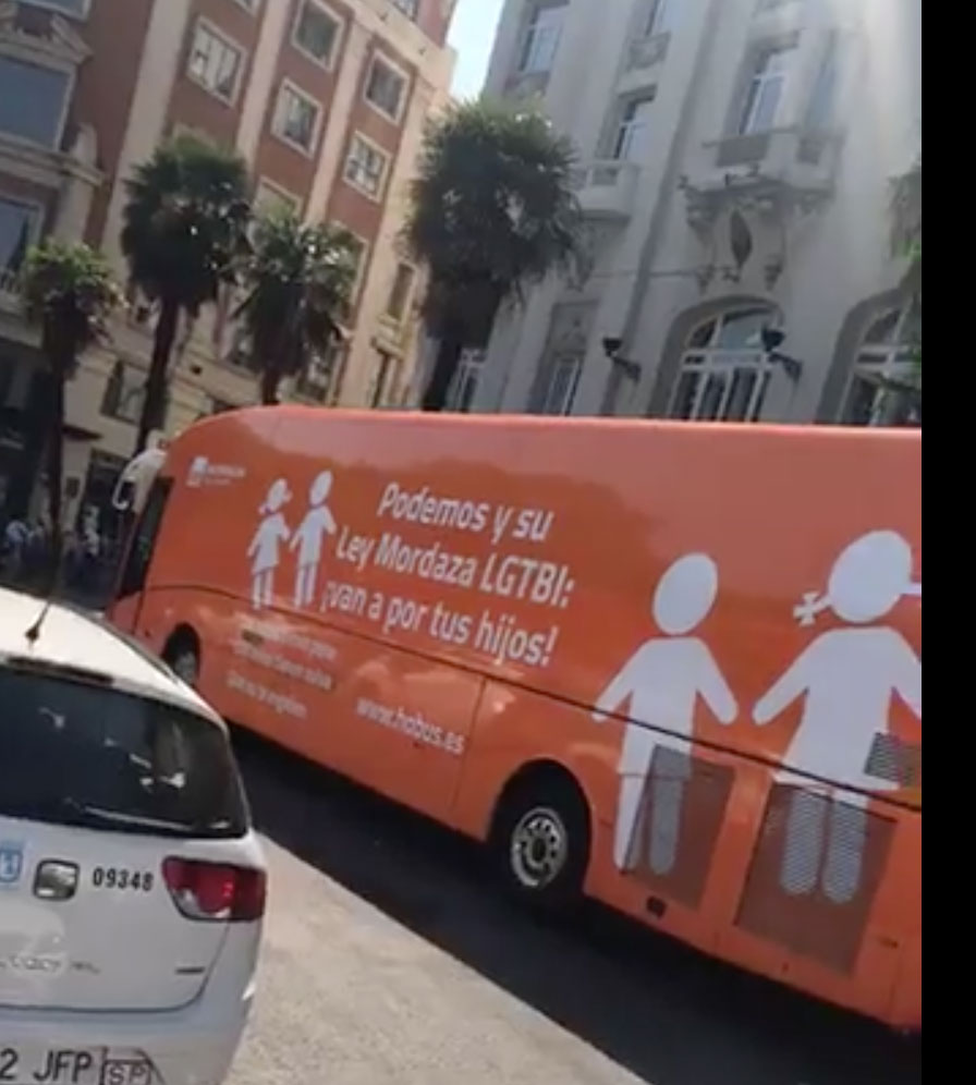 El bus transfóbico vuelve a Madrid: ahora contra la ley LGTBI