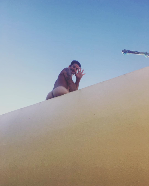 El actor Luis Fernández presume de culo en Instagram