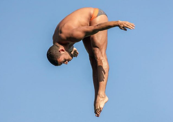 El saltador olímpico Robert Páez: “La vida es demasiado bella para esconderse en un armario”