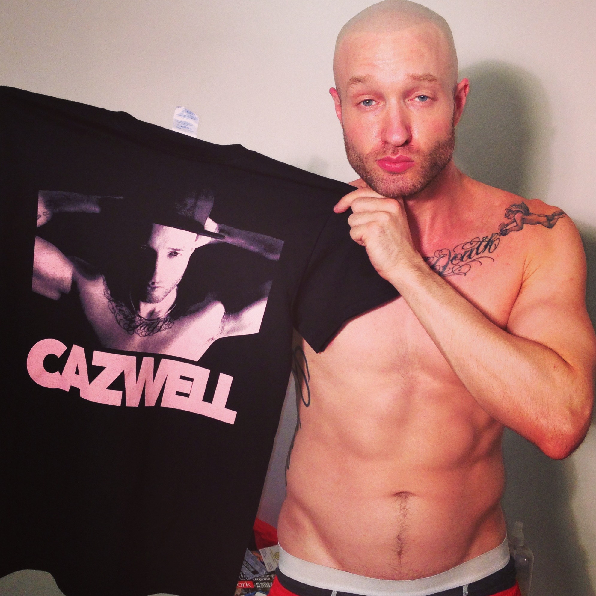 Cazwell también sufre la homofobia