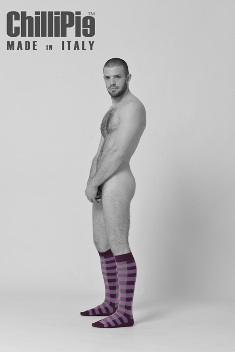 Modelos desnudos para vender calcetines