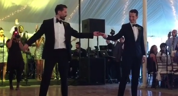 El baile nupcial de una pareja gay de Nueva Jersey se hace viral