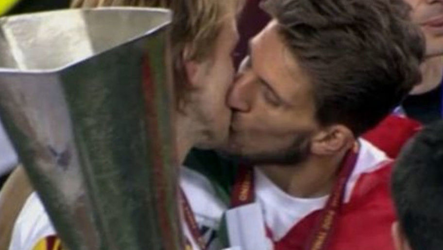 Los 15 besos más pasionales entre futbolistas