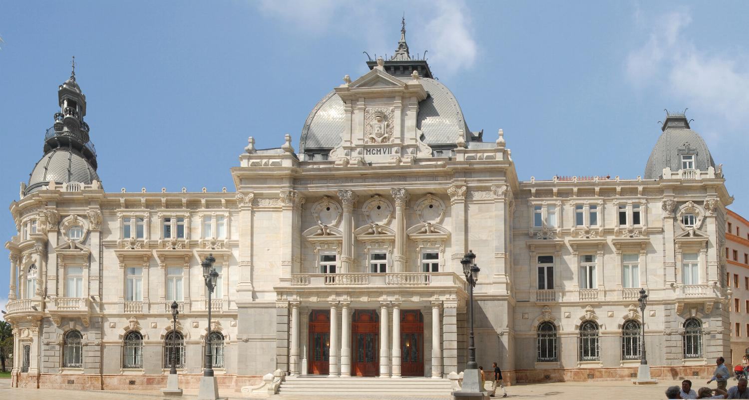 La bandera gay en el Ayuntamiento de Cartagena