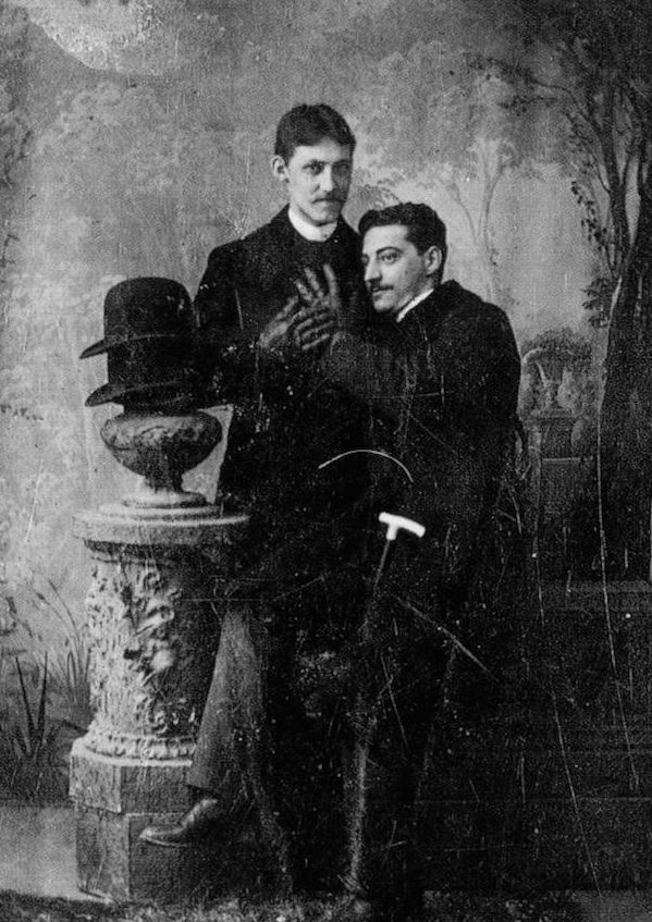 11 imágenes de parejas gays de los siglos XIX y XX