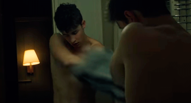 Así es el torso desnudo de Shawn Mendes